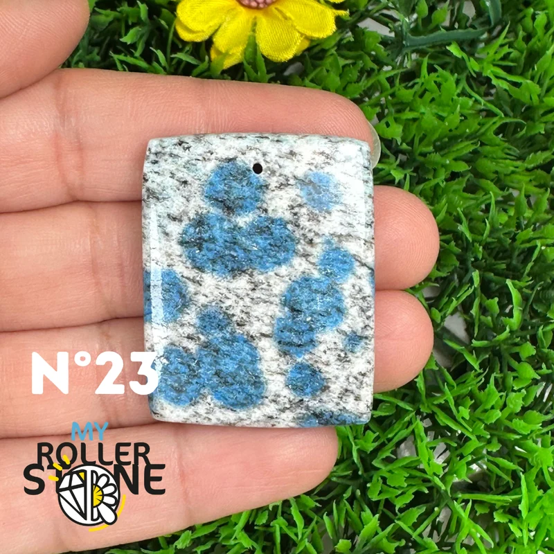 Colgante perforado K2