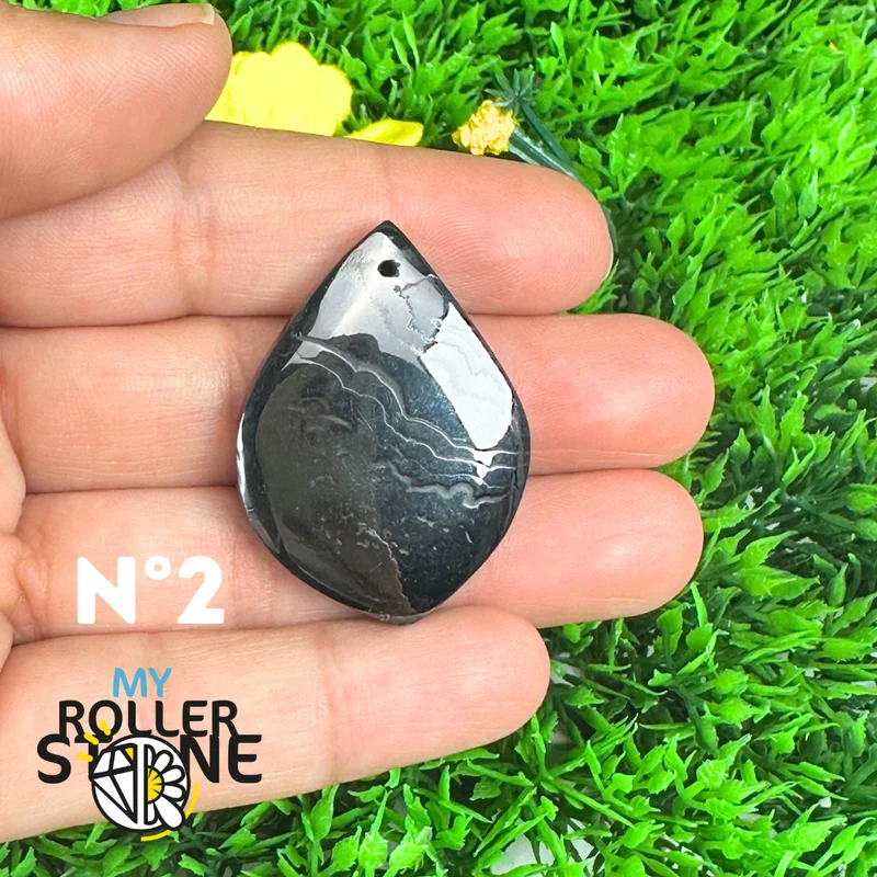 Colgante de plata con psilomelano perforado