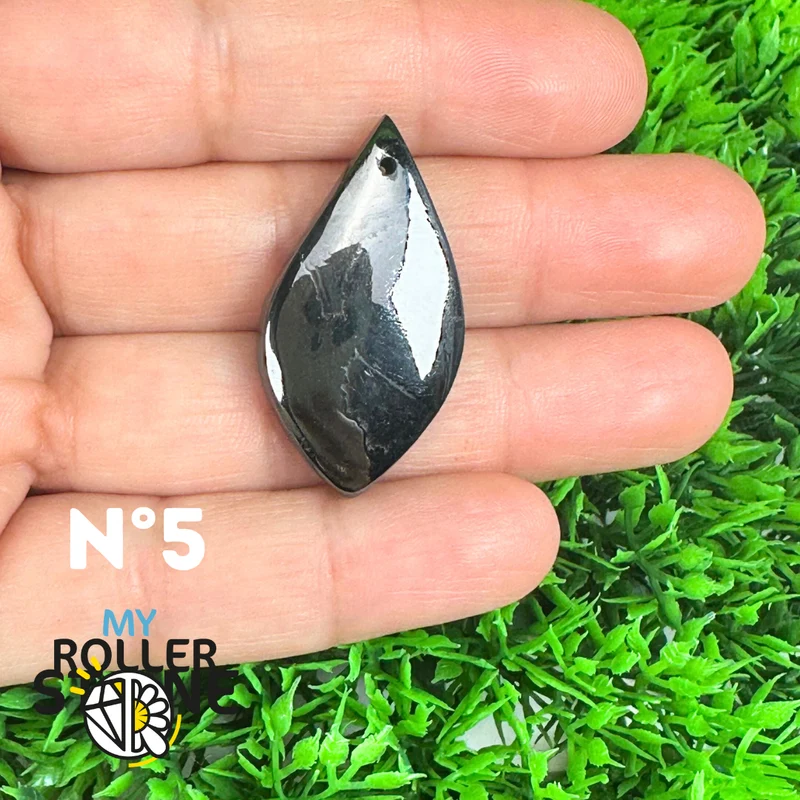 Colgante de plata con psilomelano perforado