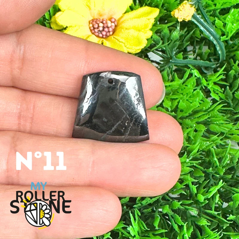 Colgante de plata con psilomelano perforado