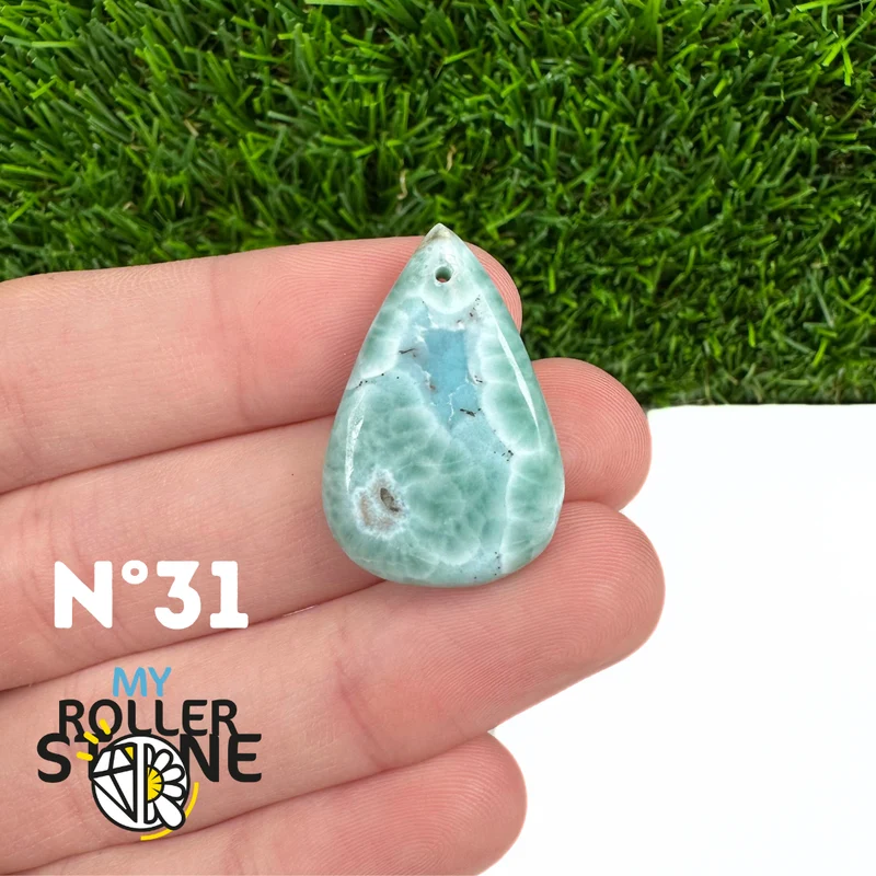 Colgante perforado de larimar 5A