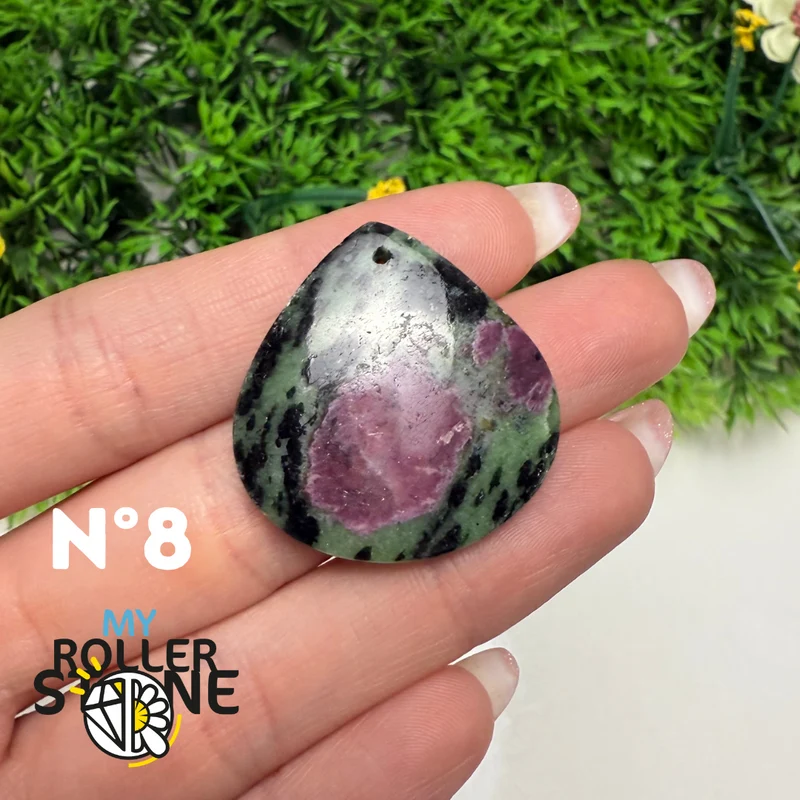 Colgante perforado de zoisita rubí 5A
