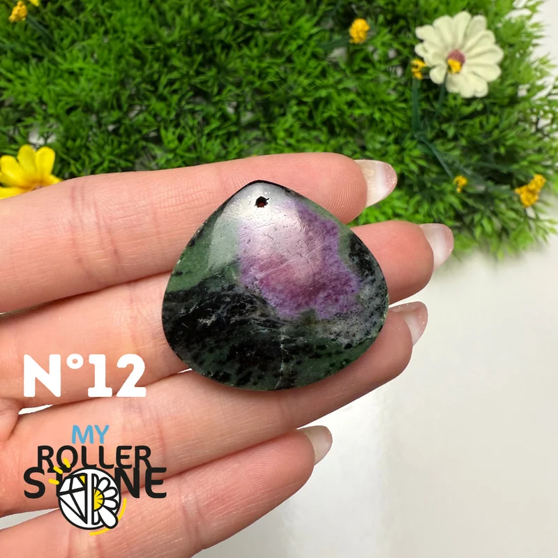 Colgante perforado de zoisita rubí 5A