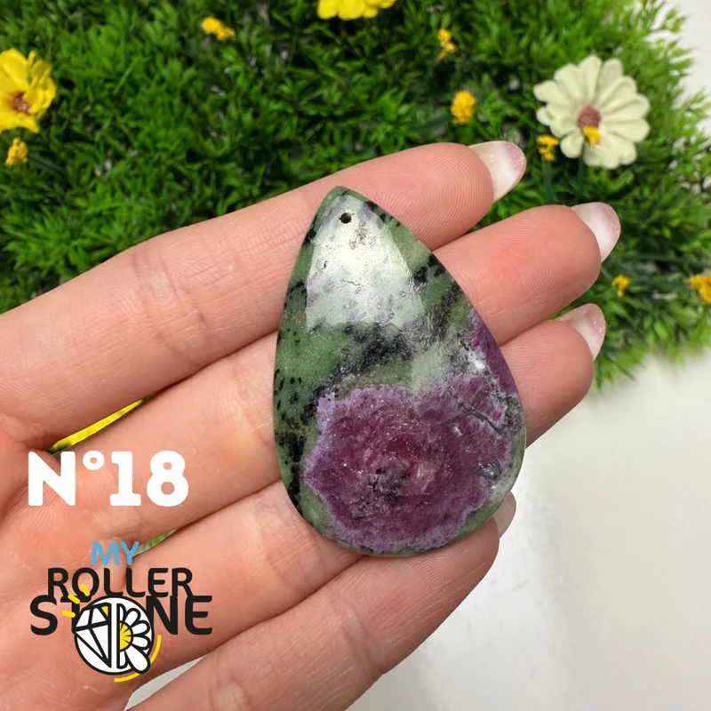 Colgante perforado de zoisita rubí 5A