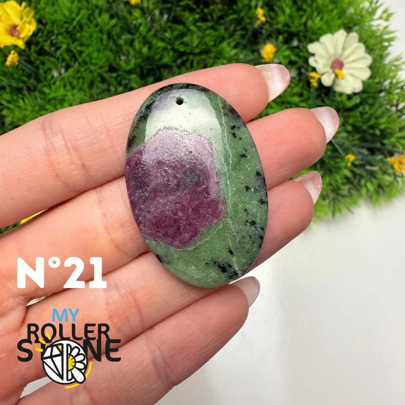 Colgante perforado de zoisita rubí 5A