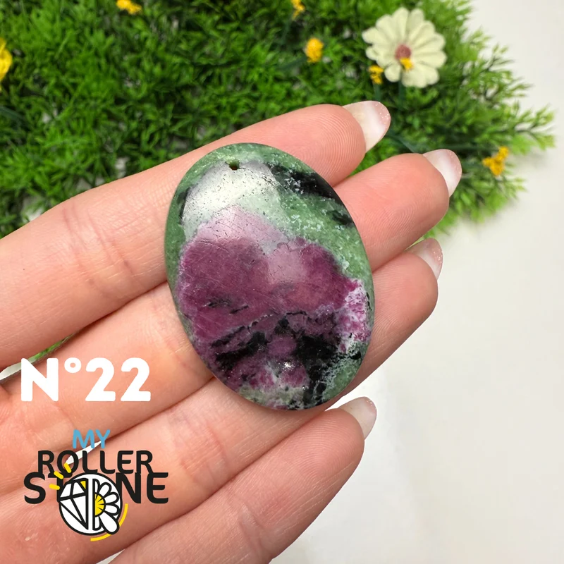 Colgante perforado de zoisita rubí 5A