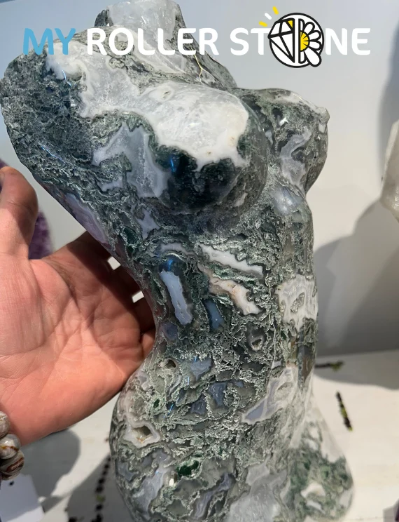 Gran escultura de busto femenino de piedra