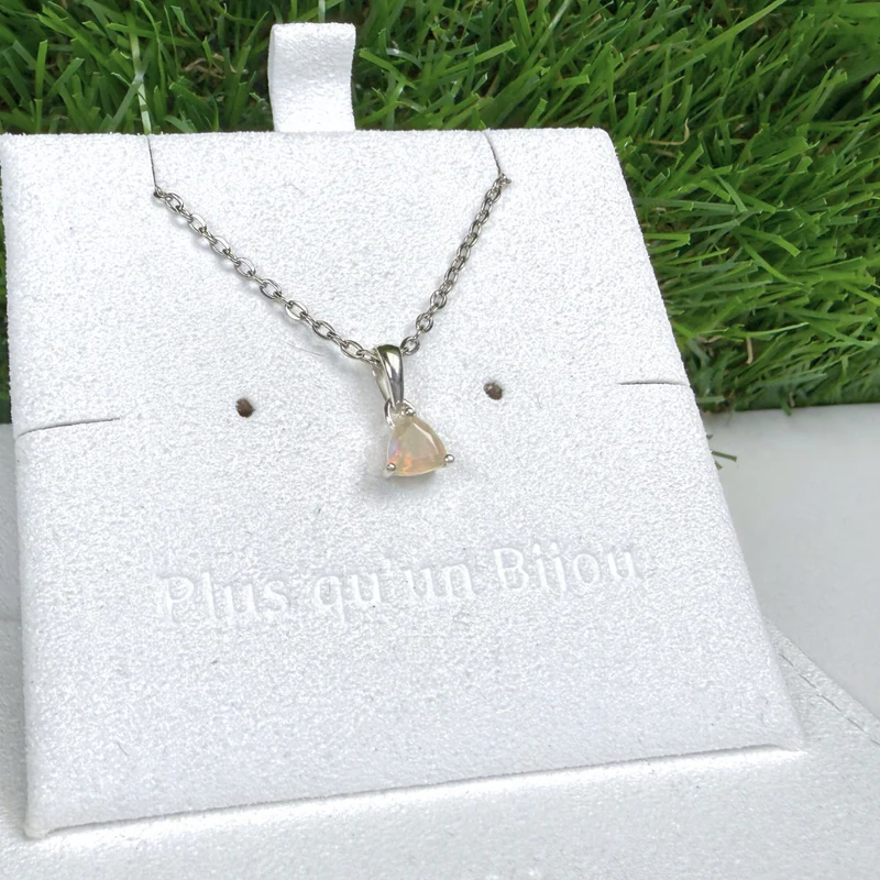 Colgante solitario de ópalo etíope Trillon