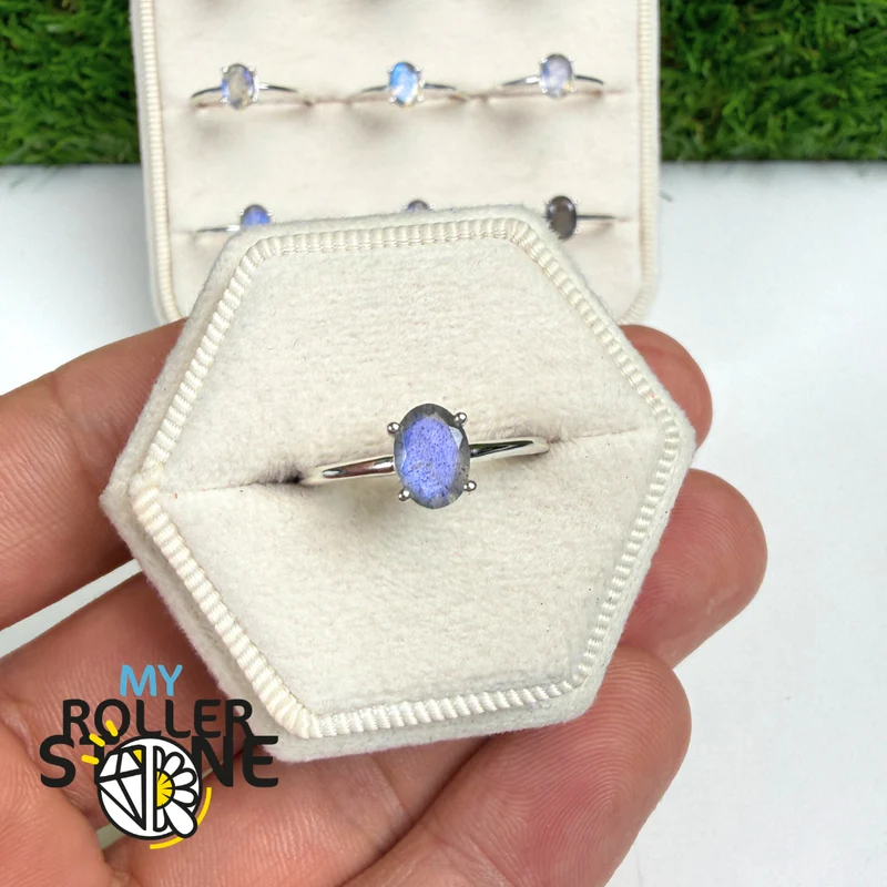 Anillo Solitario Labradorita Ovalada (4 tallas)