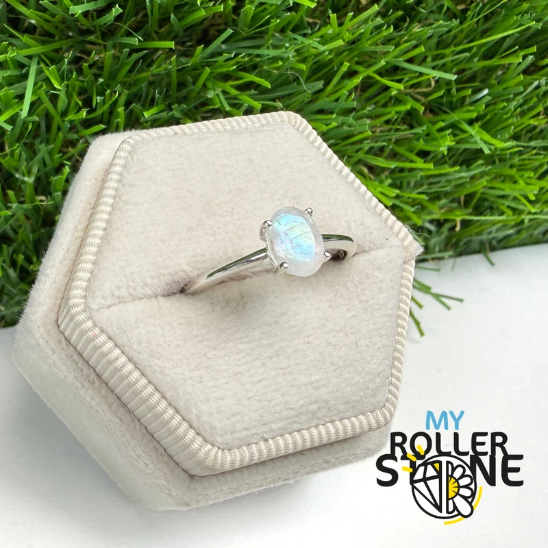 Anillo Solitario Piedra Luna Ovalada (4 tamaños)