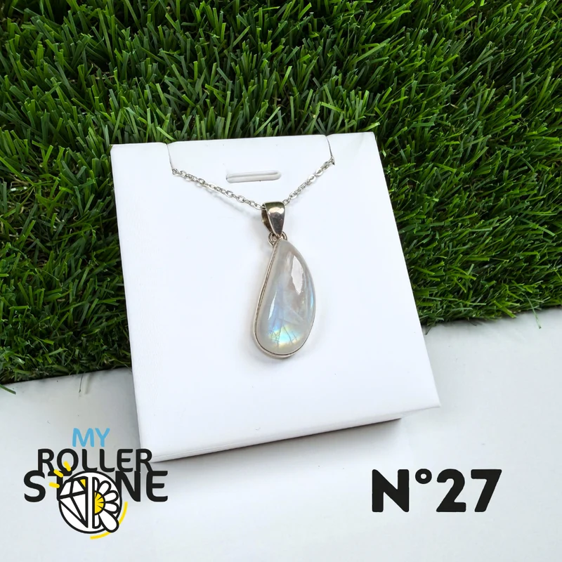 Colgante de piedra lunar de plata #27