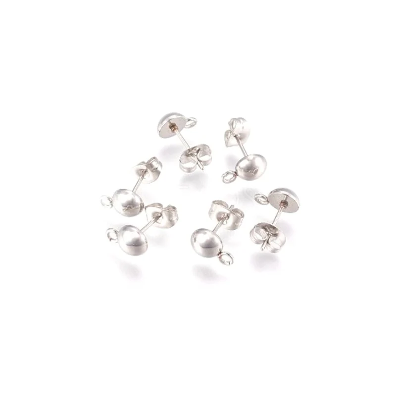 Hallazgos de aretes de acero inoxidable plateado