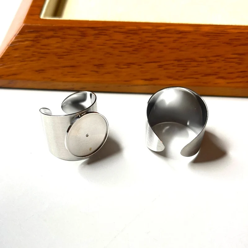 Porta anillos de cabujón de plata