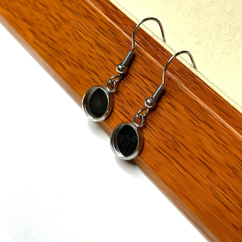 Soporte para aretes de cabujón de acero inoxidable
