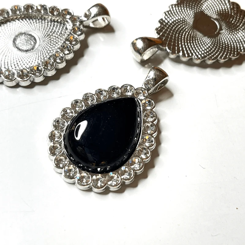 Soporte para colgante de cabujón en forma de gota de platino