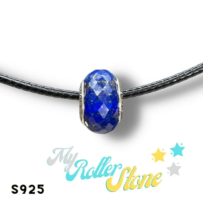 Charm característico de lapislázuli