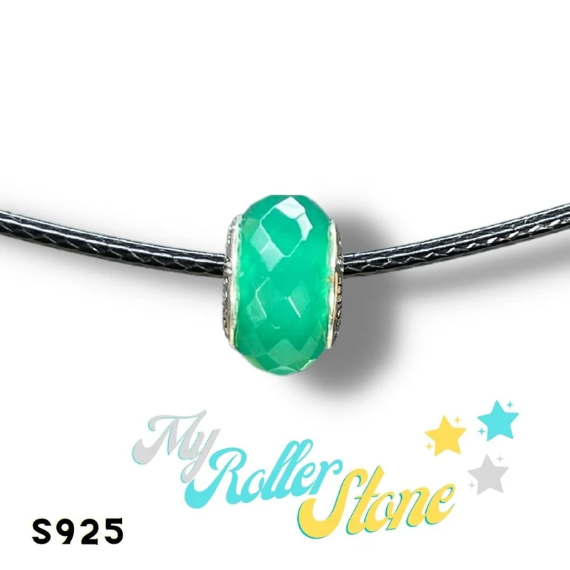 Charm distintivo de ónix verde