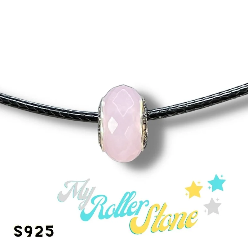 Charm característico de cuarzo rosa
